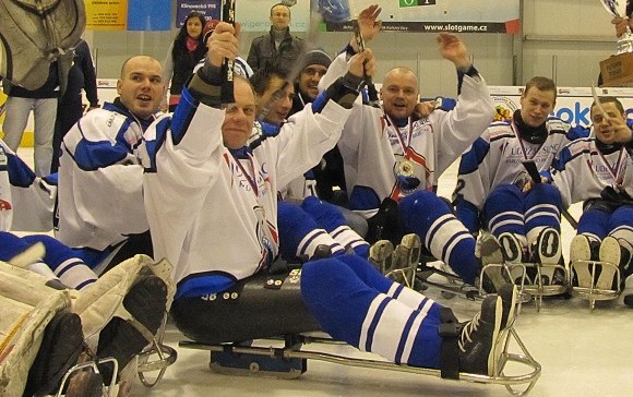 Zlatá sobota! Karlovarští sledge hokejisté obhájili titul!
